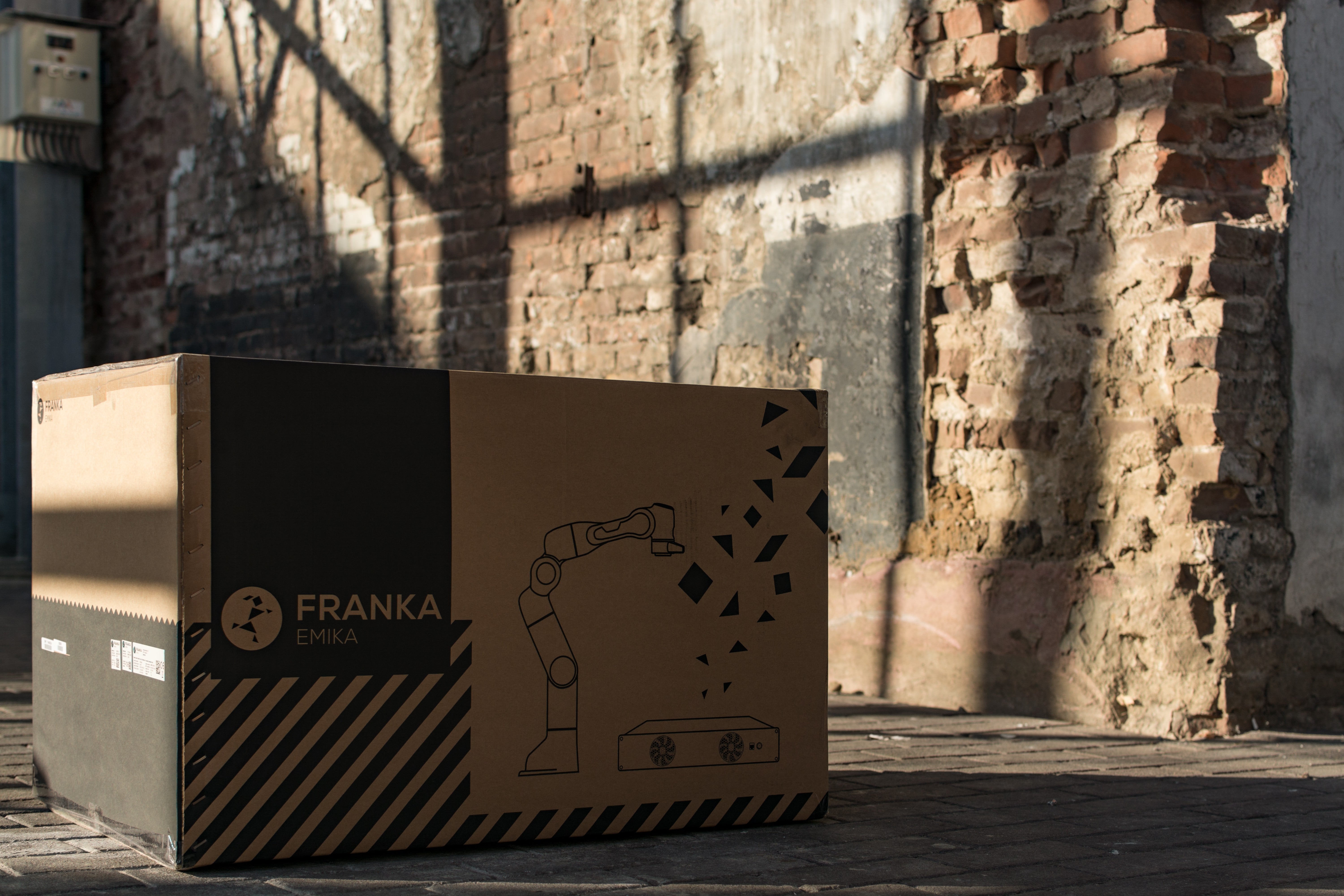 Franka Emika Panda one-box-delivery